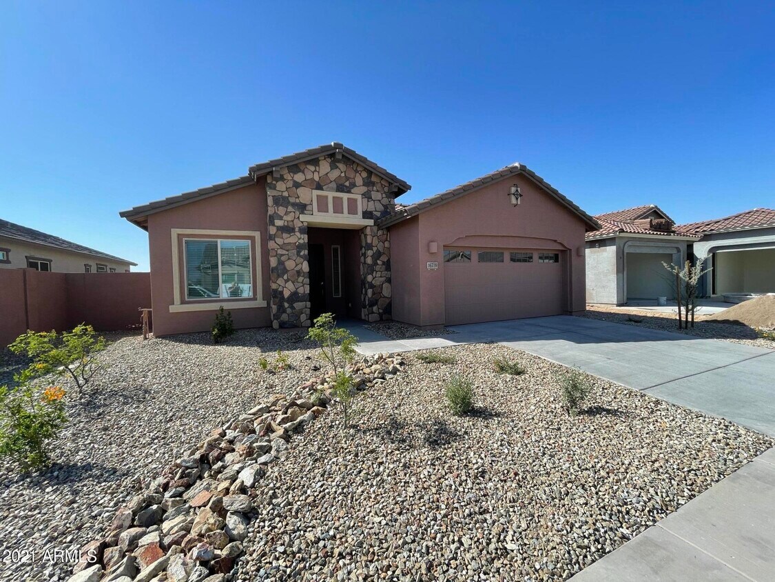 Primary Photo - 16739 W Sand Hills Rd
