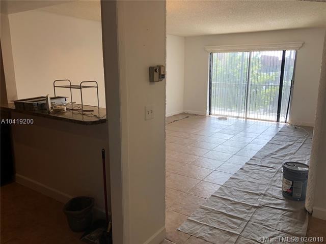 Building Photo - 4174 Inverrary Dr