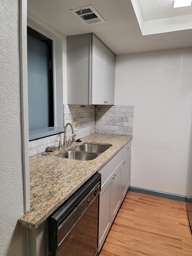 Kitchen - 8003 Rothington Rd