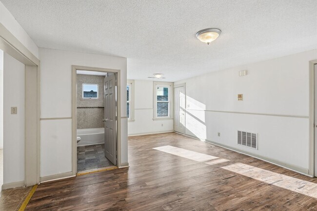 Foto del edificio - 312 Rivet St