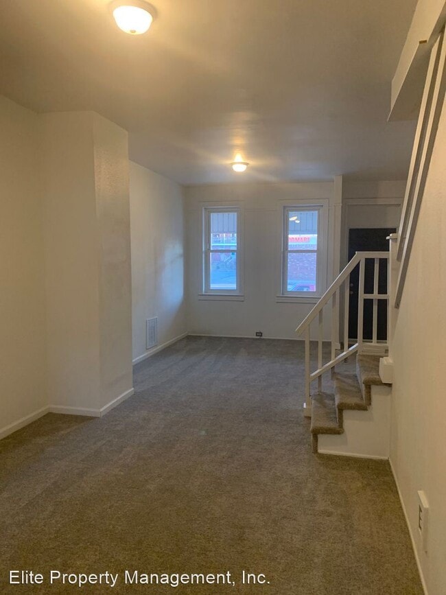Building Photo - 4 br, 1 bath House - 929 W. Poplar Street