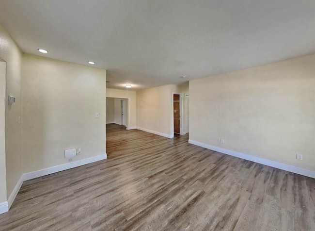 Building Photo - 10805 SW 142nd Ln