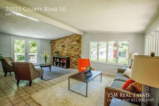Building Photo - Beautiful 4b 2b Available Now!!!