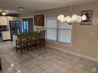 Building Photo - 9165 Beverly Ct