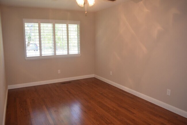 Building Photo - 1657 Stone Way