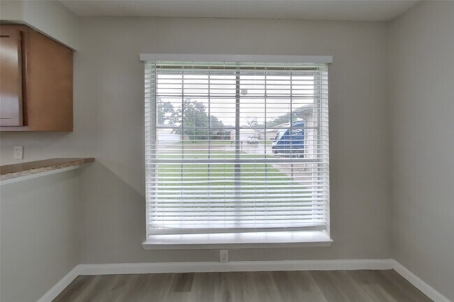 Foto del edificio - 14831 Waterside Dr