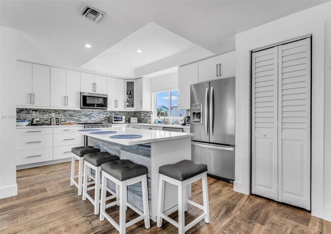 Foto del edificio - 94825 Overseas Hwy