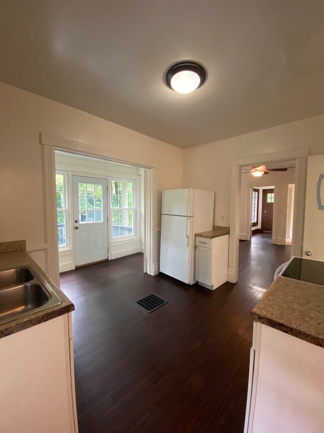 Renovated Kitchen - 952 Grant St