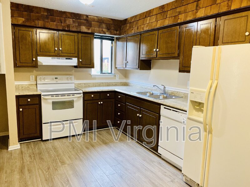 Primary Photo - 6429 Edward St