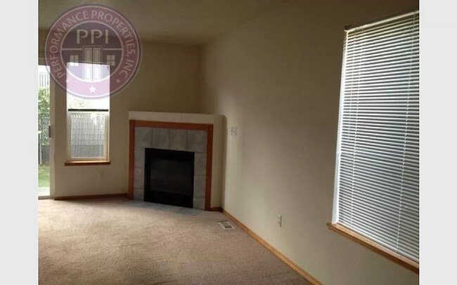 Foto del edificio - 3625 NE 157th Ave