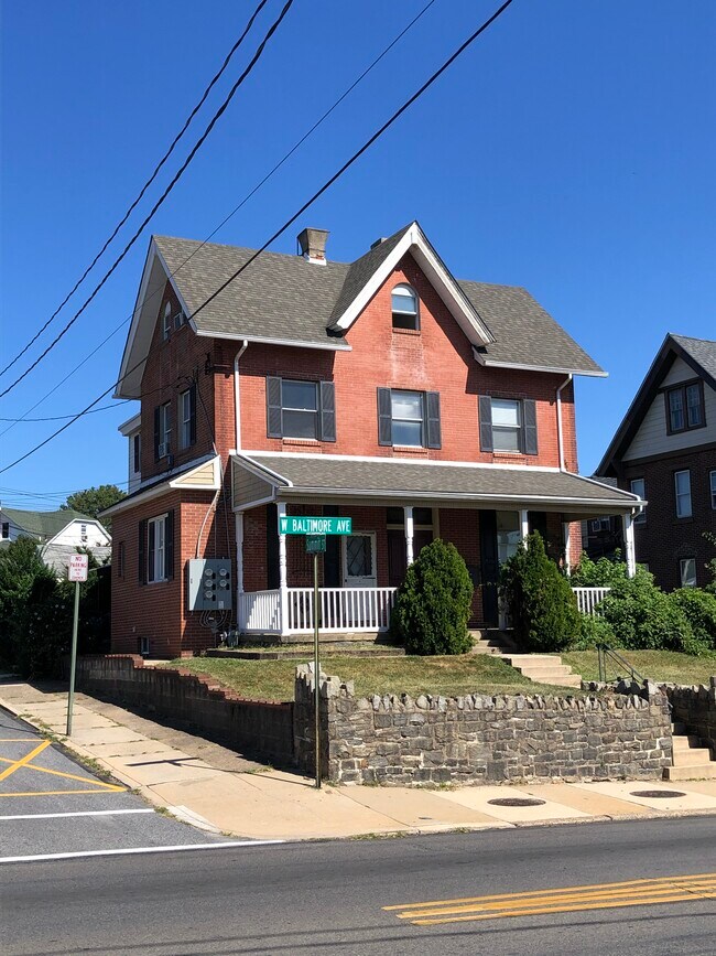Foto del edificio - 29 W Baltimore Ave