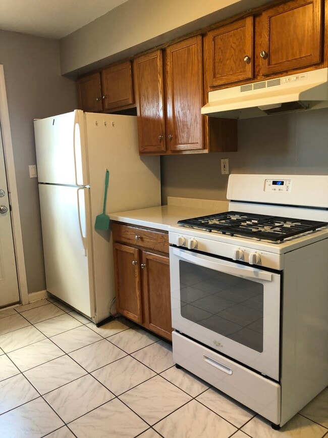Building Photo - 1558 W 45th St
