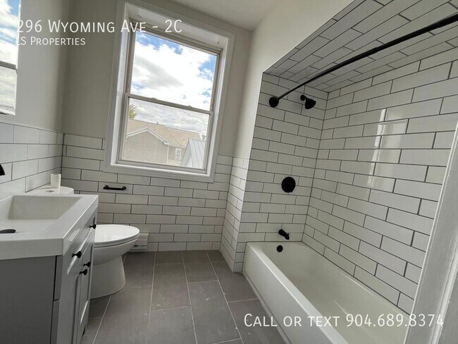 Foto del edificio - 296 Wyoming Ave