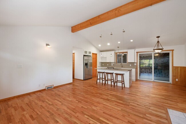 Foto del edificio - 10350 45th Ave NE