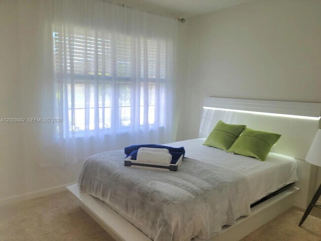 Foto del edificio - 5517 Amusement Ave