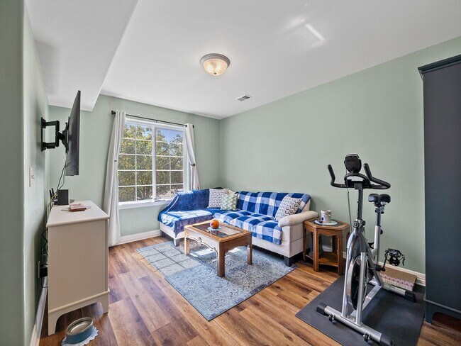 Foto del edificio - Spacious 3 Bed 2.5 Bath in Cheyenne Availa...