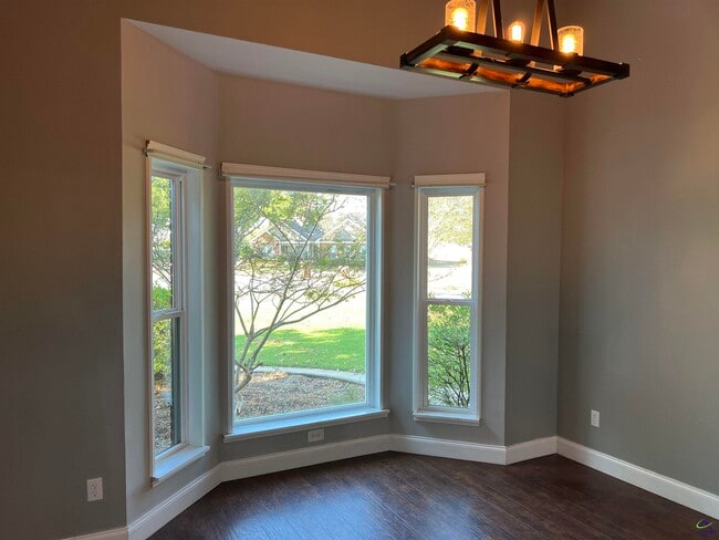 Building Photo - 108 Wilkes Ct