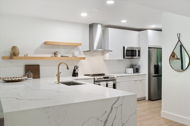 Building Photo - 2810 Polo Island Dr