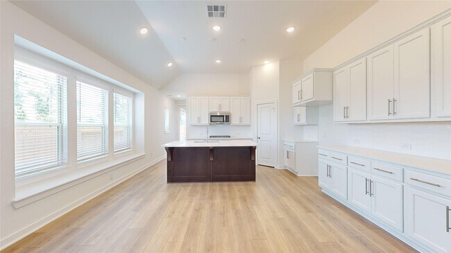 Foto del edificio - 570 Sand Branch Dr