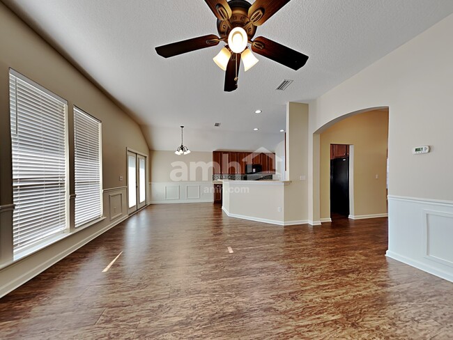 Foto del edificio - 14247 Summer Breeze Dr