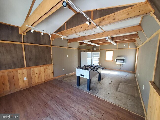 Building Photo - 6165 Morris Rd