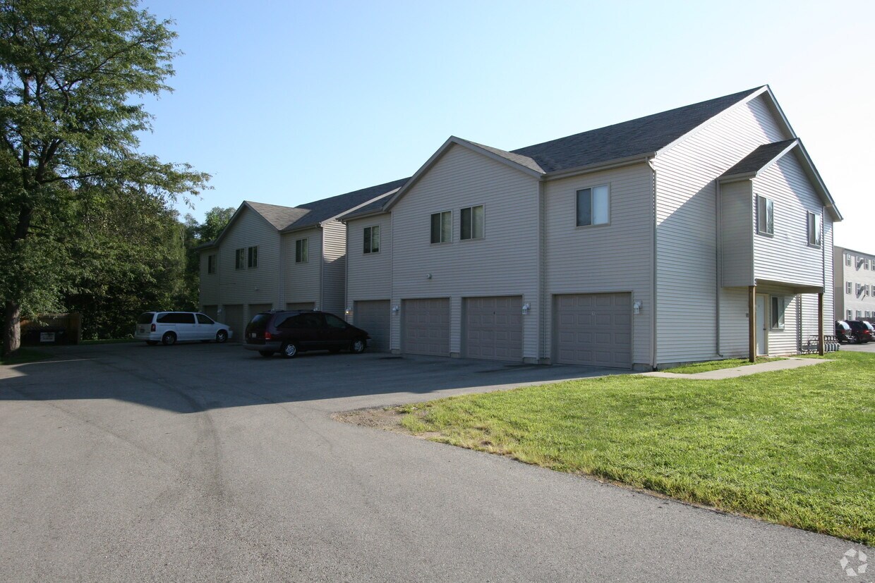 1110 Minns Dr, Machesney Park, IL 61115 Apartments - Machesney Park, IL