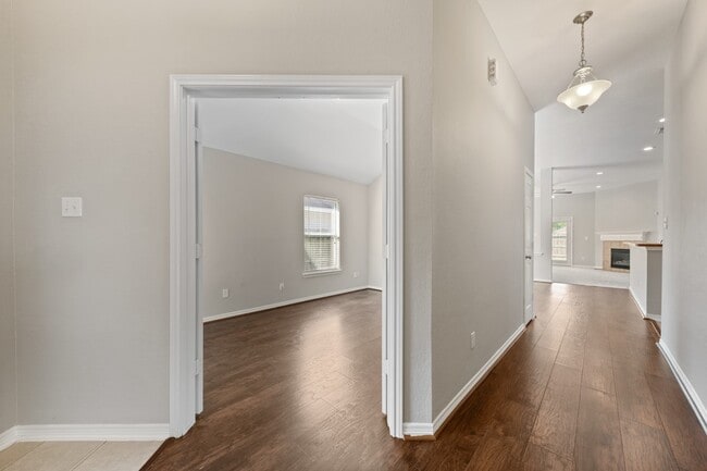 Building Photo - 1014 Cavern Brook Ln