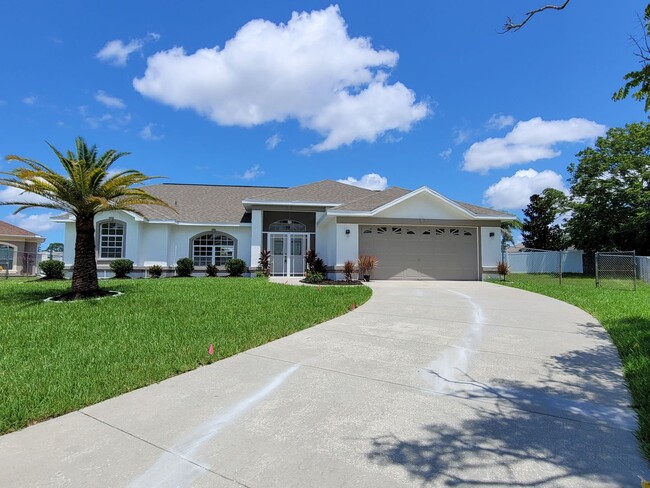 Building Photo - Welcome to your dream home!