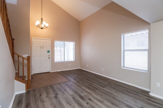 Foto del edificio - 10641 W Piccadilly Rd