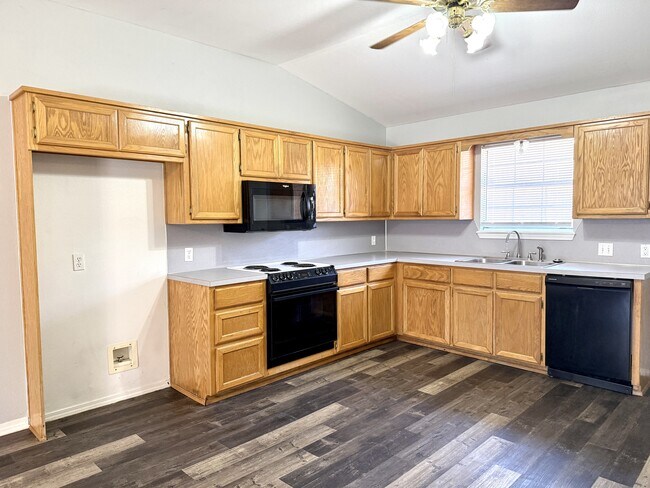 Foto del edificio - 2412 Cimmaron Dr