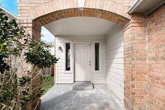 Building Photo - 8818 Iron Springs Dr