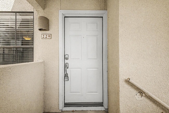 Building Photo - 6885 E Cochise Rd