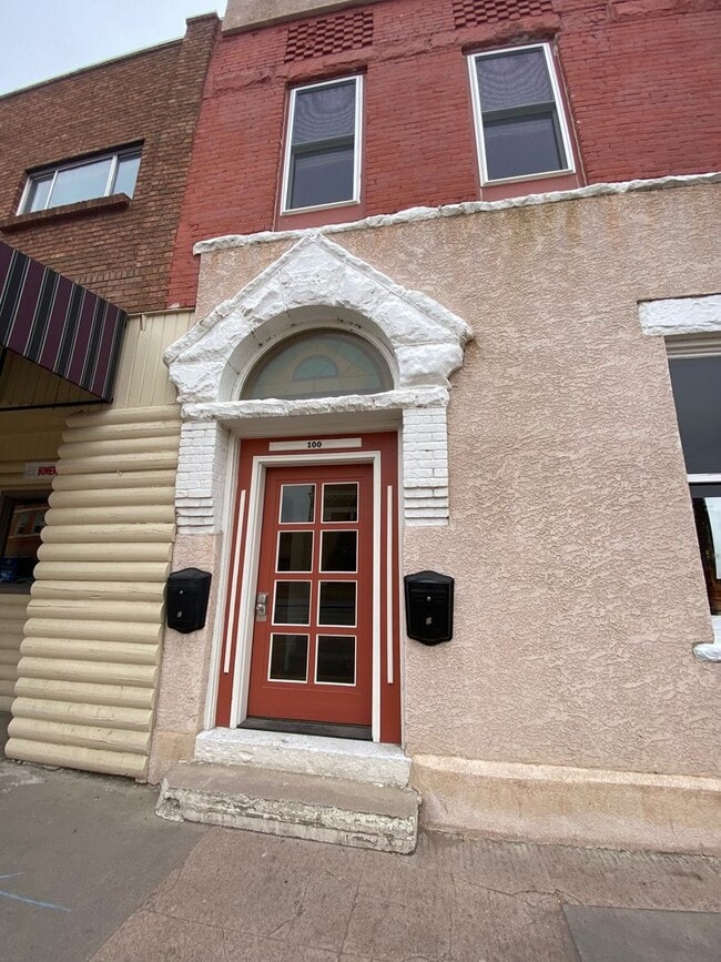 Building Photo - 100 E Main St