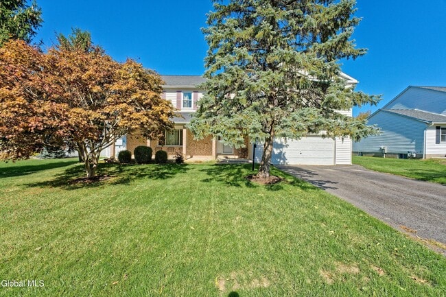 Building Photo - 5 Shamrock Cir