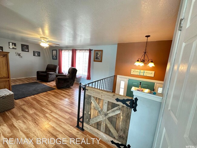 Building Photo - 4 br, 2 bath House - 855 N 200 E