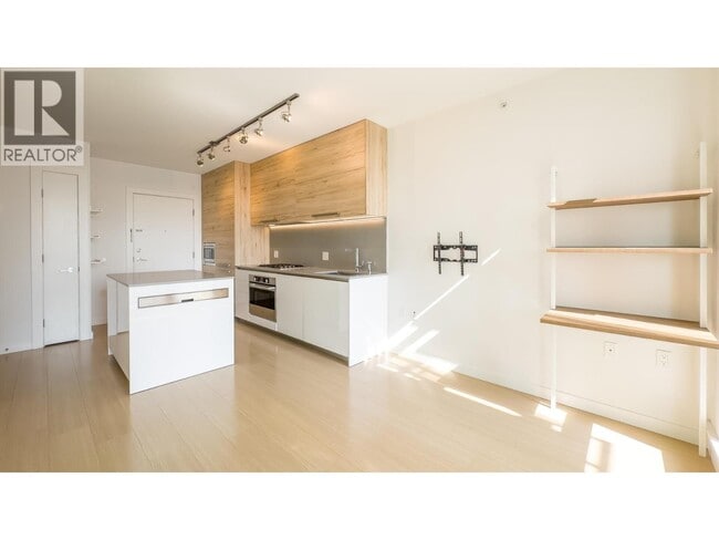 Building Photo - 2378 Alpha Ave