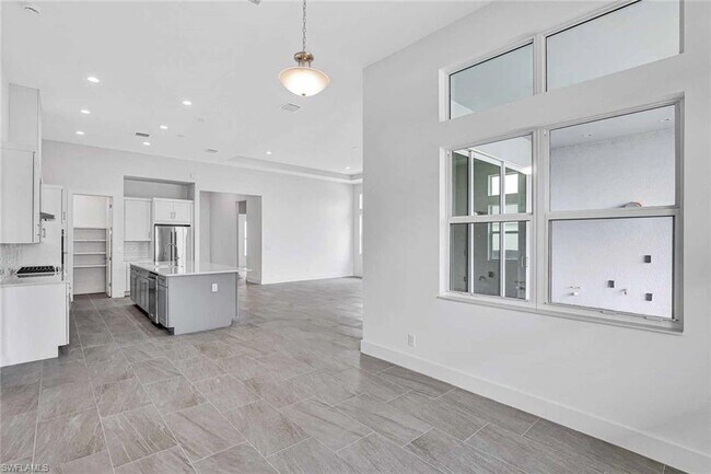 Foto del edificio - 9073 Wisteria Way