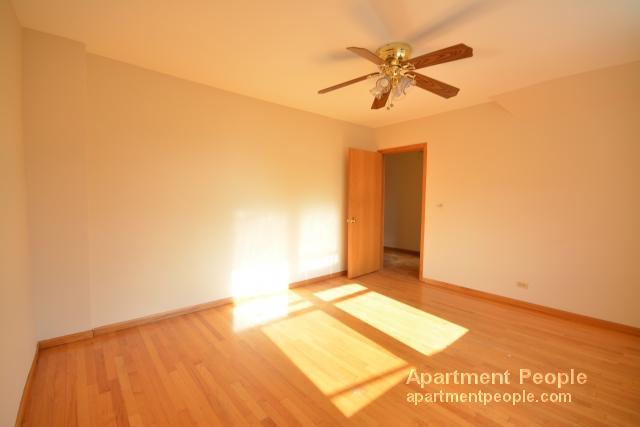 Building Photo - 3415 N Damen Ave