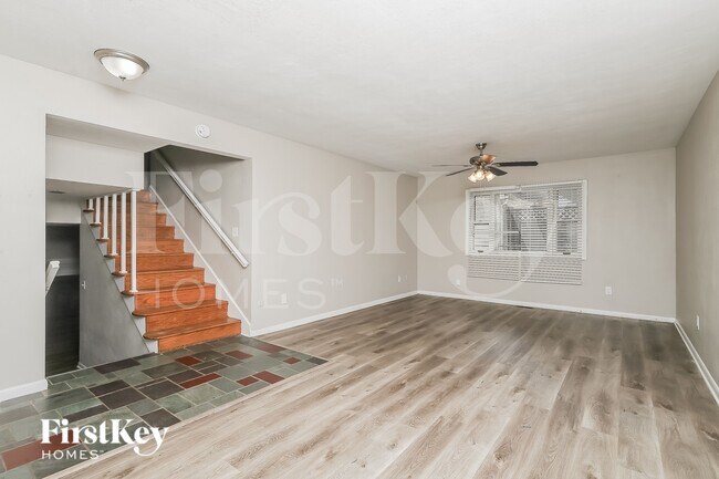 Foto del edificio - 1798 Maple Ave