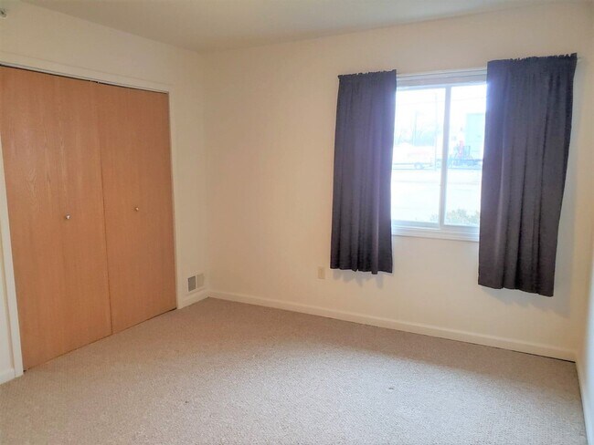 Foto del edificio - 19180 Allen Rd