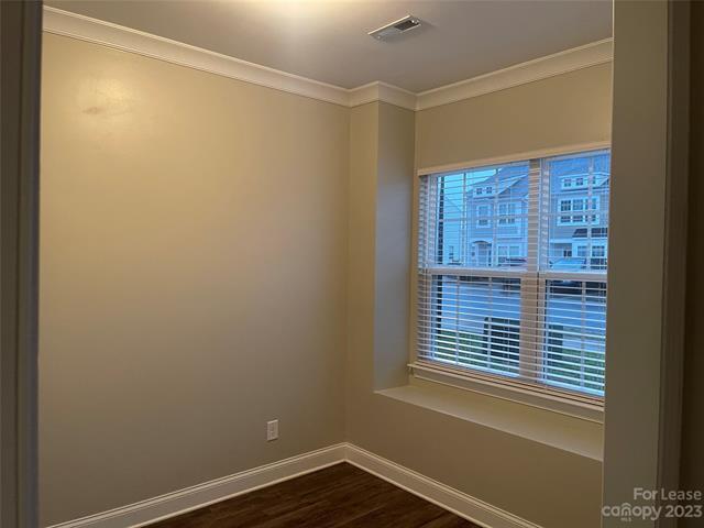Foto del edificio - 358 Halton Crossing Dr SW