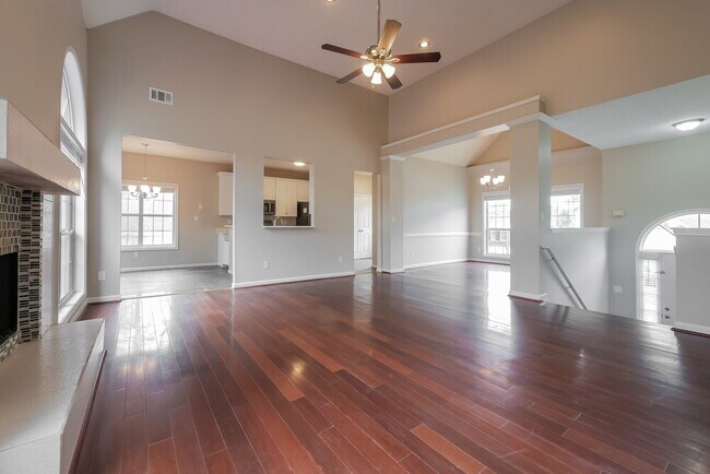 Building Photo - 489 Washington Dr