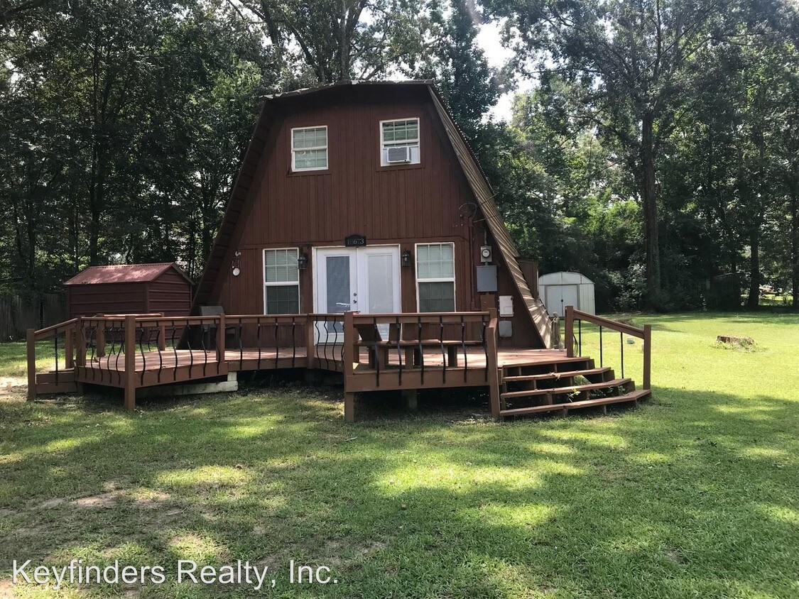 Primary Photo - 3 br, 2 bath House - 18673 Ducros Rd.