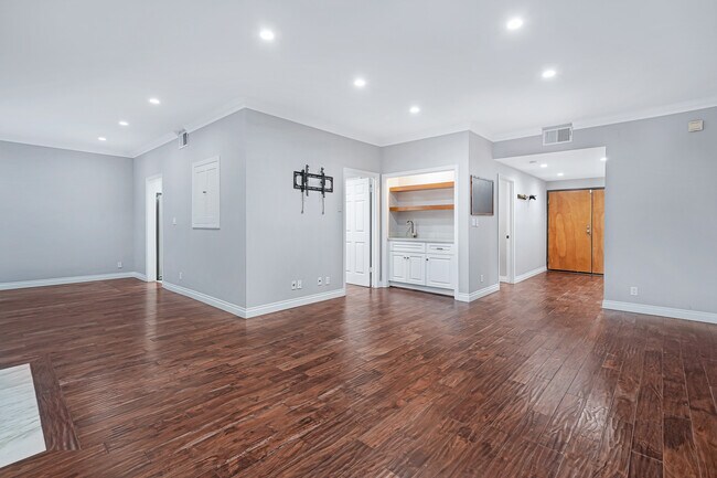 Foto del edificio - 10465 Eastborne Ave