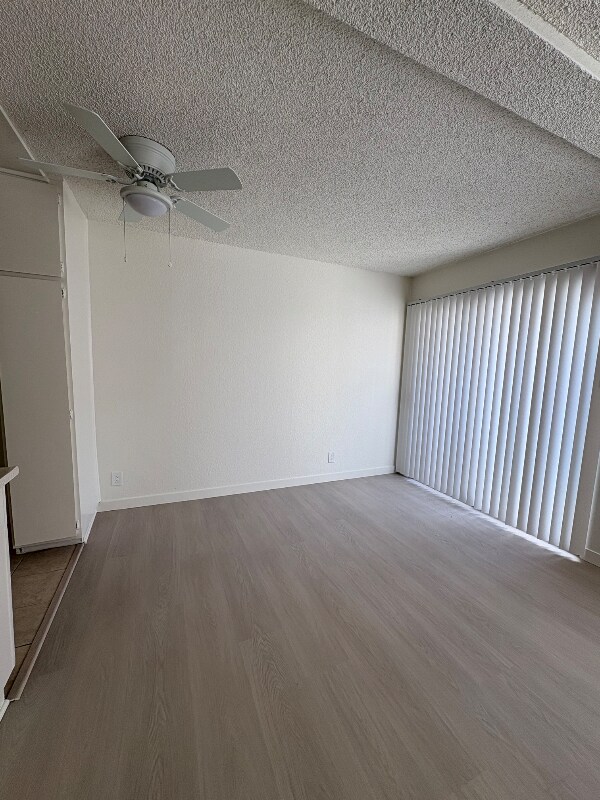 Foto del edificio - 6925 Haskell Ave