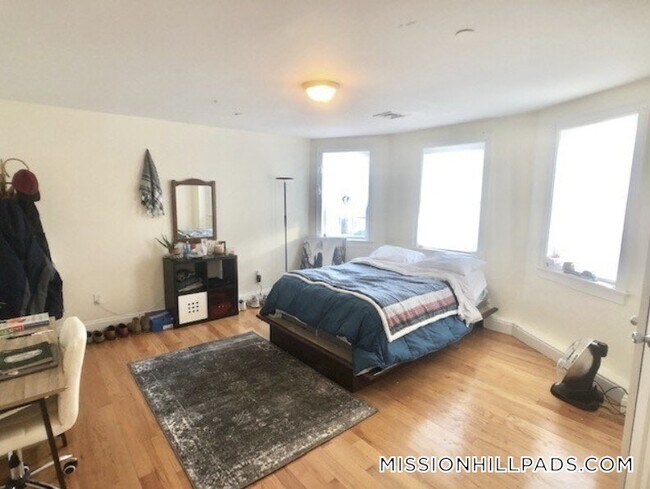 Building Photo - 107 Fisher Ave