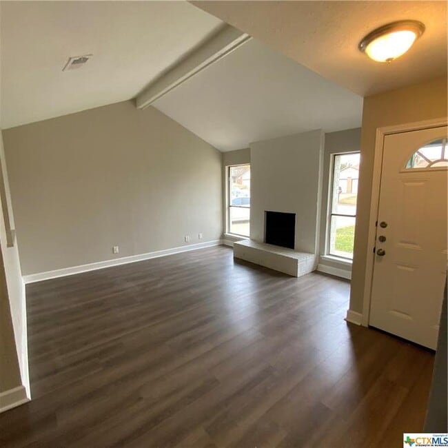 Building Photo - 2305 Bunker Hill Dr