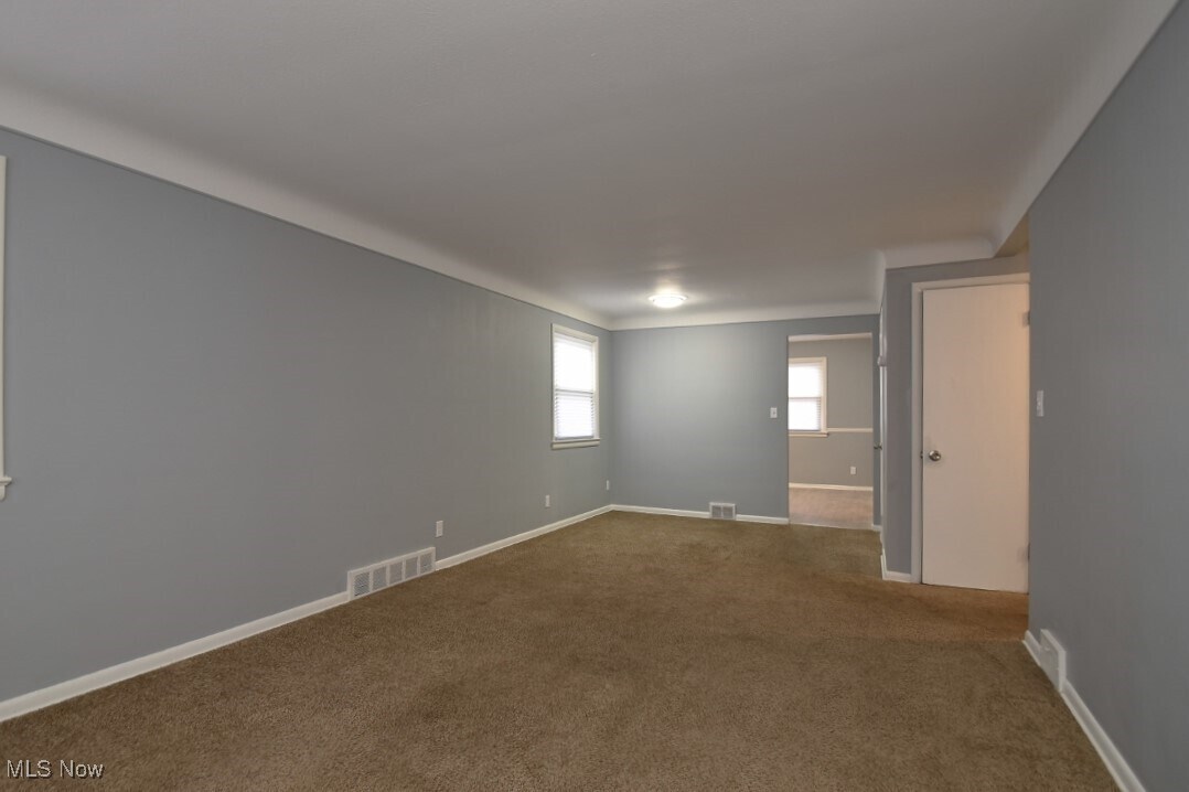 4666 E 86th St Garfield Heights, OH 44125 – photo 5