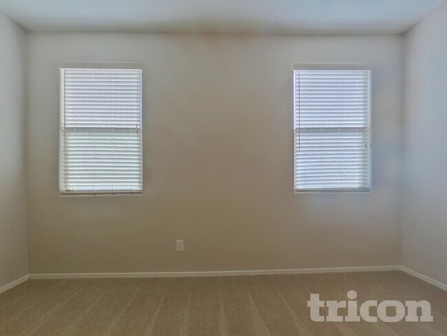 Foto del edificio - 4217 S 181st Ln