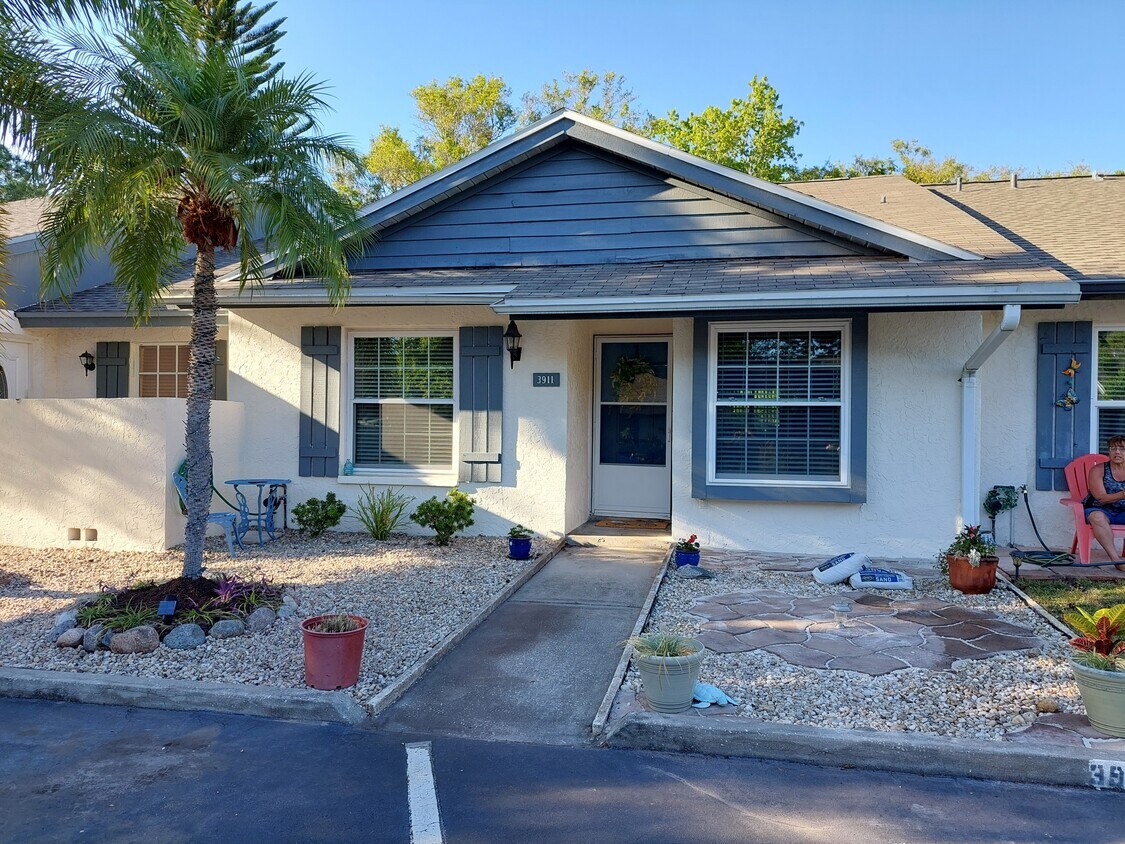 Foto principal - 3911 La Costa Ln